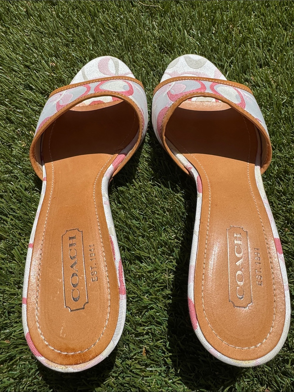 Coach y2k pink optic rare kitten heels size 8 - Picture 3 of 15